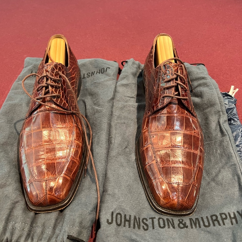 Brand new MEZLAN crocodile dress shoe